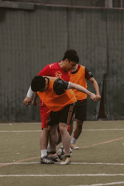 湖人半场高效，两项命中率均超5成，两队狂轰16记三分